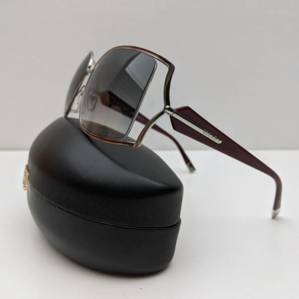 ESCADA | SES752 BURGUNDY OVERSIZE SUNGLASSES - Picture 3 of 10